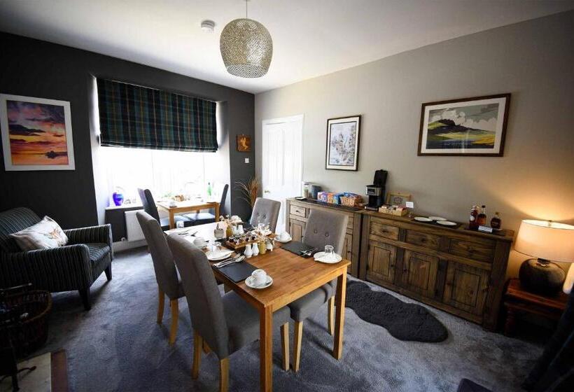 تختخواب و صبحانه Rockview