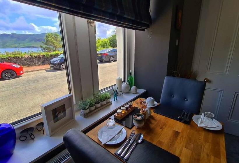 تختخواب و صبحانه Rockview