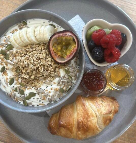 تختخواب و صبحانه White House Farm Beautiful Self Contained Courtyard Rooms