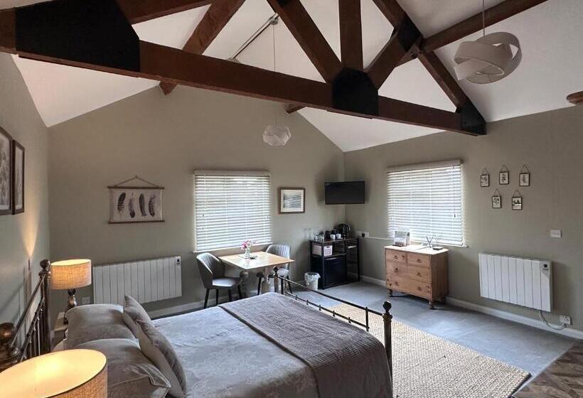 تختخواب و صبحانه White House Farm Beautiful Self Contained Courtyard Rooms