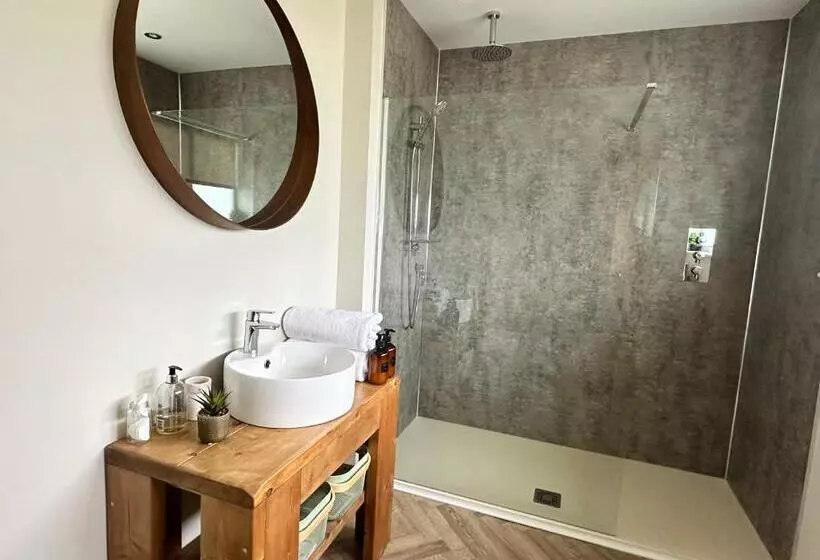 Aamiaismajoitus (B&B) White House Farm   Beautiful Self Contained Courtyard Rooms