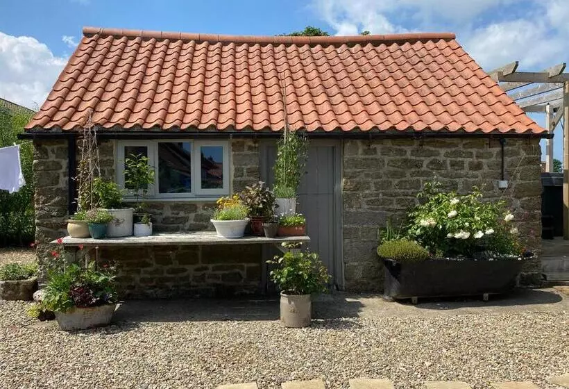 Aamiaismajoitus (B&B) White House Farm   Beautiful Self Contained Courtyard Rooms