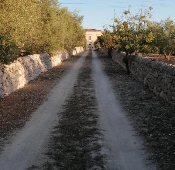 בית מלון כפרי Agriturismo Baglio Calanchi