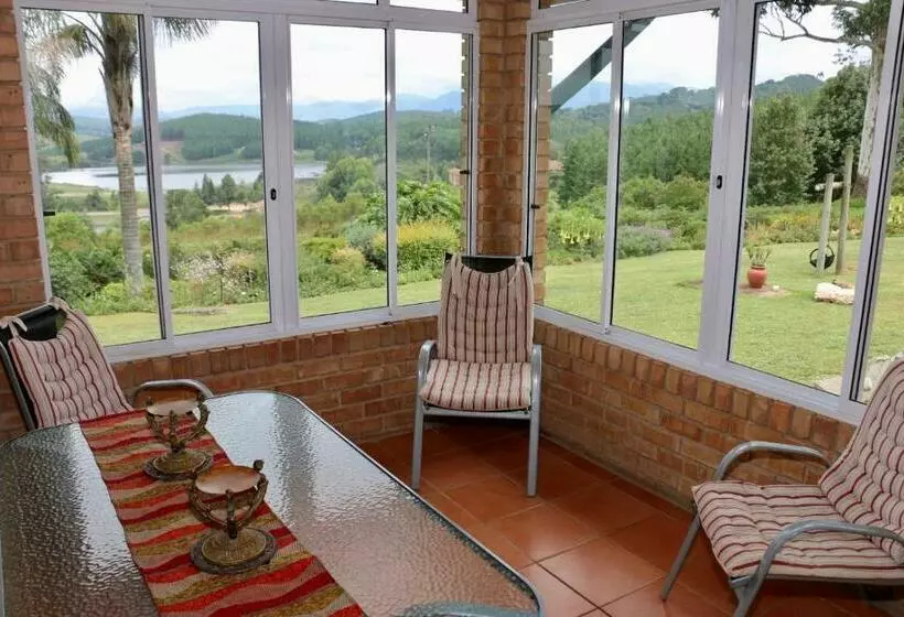 ホテル Lakeview Cottages