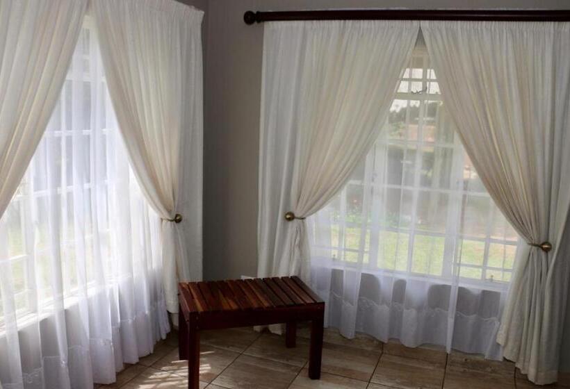 فندق Lakeview Cottages