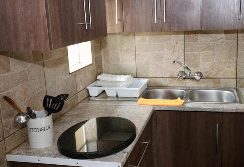 فندق Lakeview Cottages