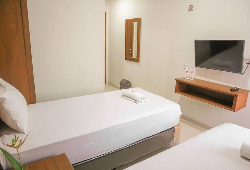 Отель Urban Fendi S Tirtodipuran