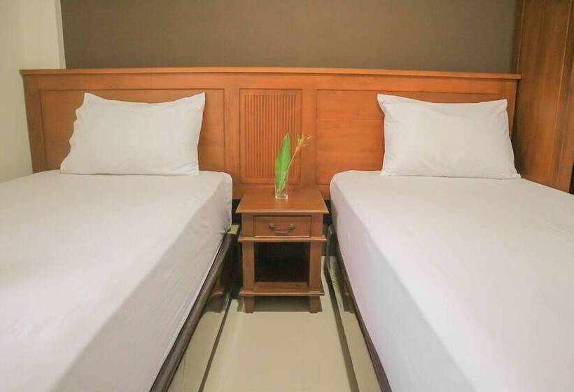 Отель Urban Fendi S Tirtodipuran