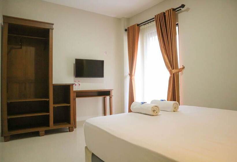 Отель Urban Fendi S Tirtodipuran