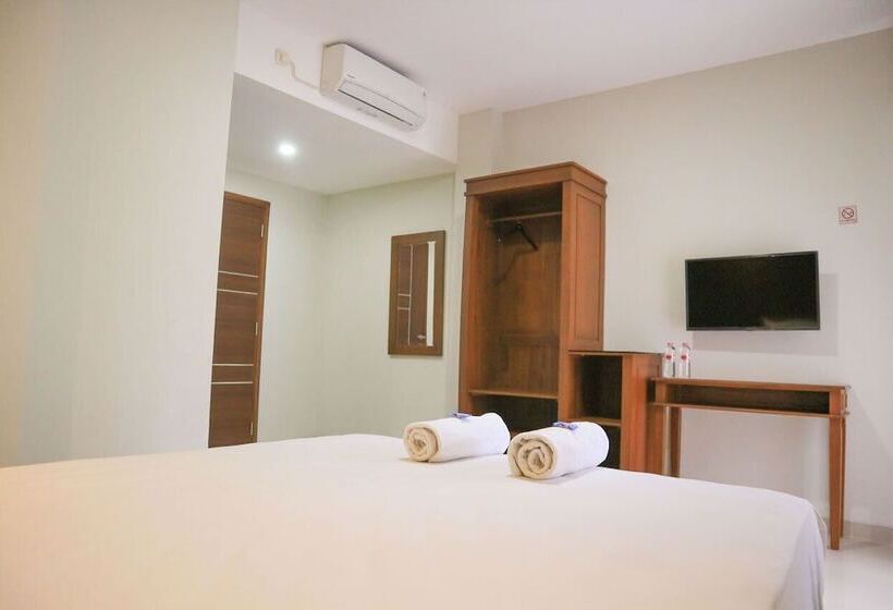 Отель Urban Fendi S Tirtodipuran