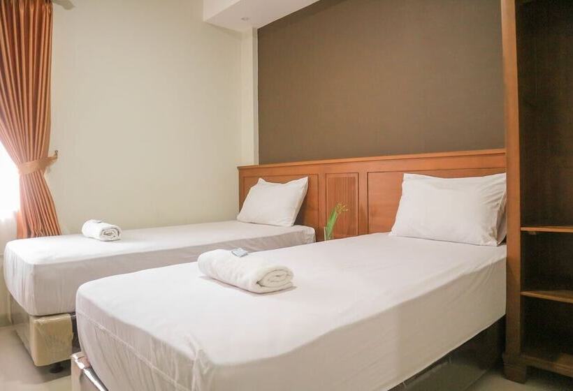 Отель Urban Fendi S Tirtodipuran