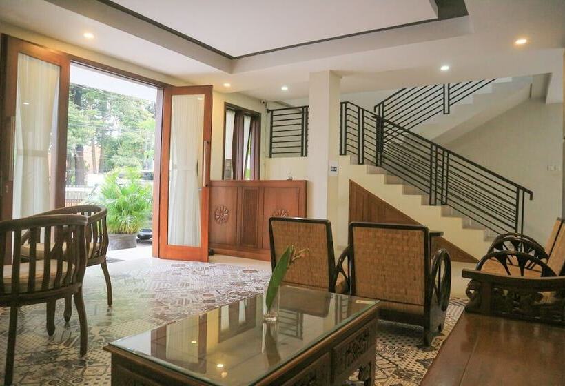 Отель Urban Fendi S Tirtodipuran