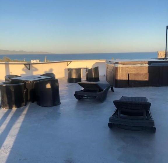 펜션 Casa Arrecife Tortuga 3, Beach Is Steps Away! Fast Internet, Private Cozy Room!