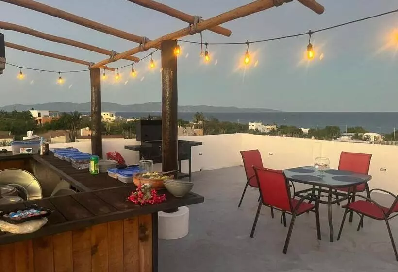 ペンション Casa Arrecife Tortuga 3, Beach Is Steps Away! Fast Internet, Private Cozy Room!