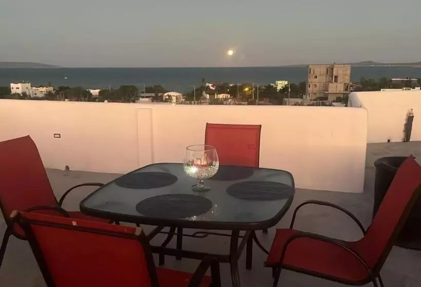 ペンション Casa Arrecife Tortuga 3, Beach Is Steps Away! Fast Internet, Private Cozy Room!