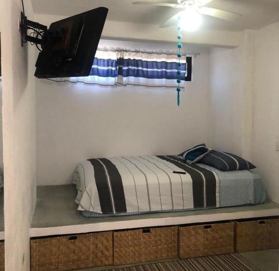 펜션 Casa Arrecife Tortuga 3, Beach Is Steps Away! Fast Internet, Private Cozy Room!