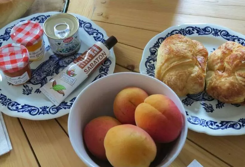 Aamiaismajoitus (B&B) Chez Cécile Et Mickaël