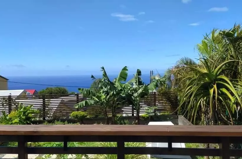 تختخواب و صبحانه La Kazanou