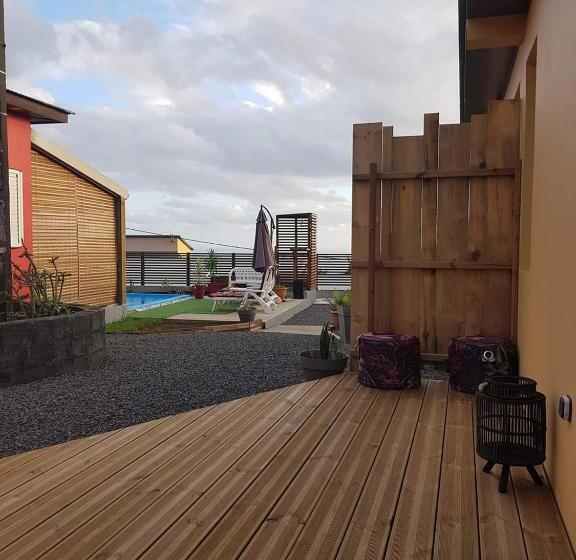 تختخواب و صبحانه La Kazanou