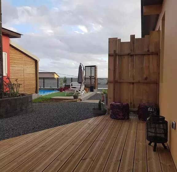 تختخواب و صبحانه La Kazanou