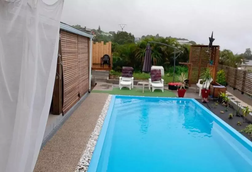 تختخواب و صبحانه La Kazanou