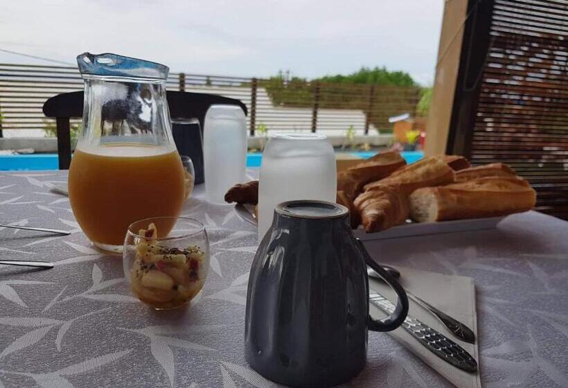 تختخواب و صبحانه La Kazanou