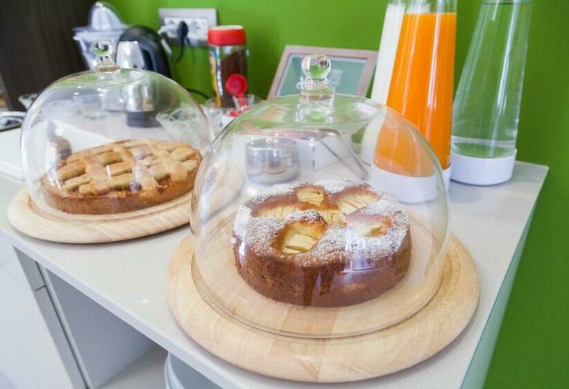 ベッドアンドブレックファースト Miravallesuites