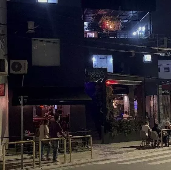 Esquina 8 Suítes Confort & Hostel