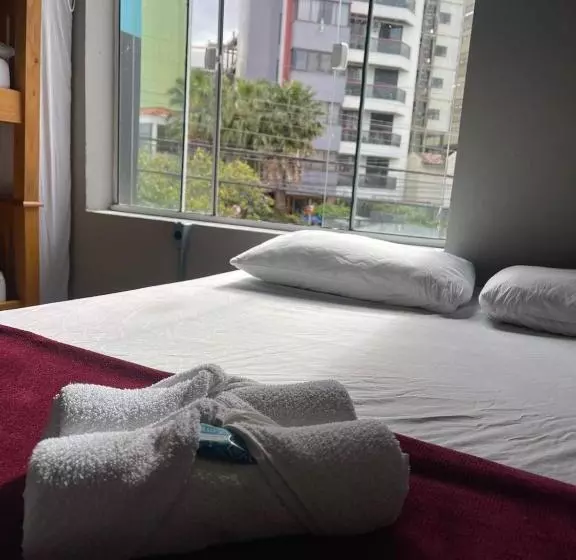 Esquina 8 Suítes Confort & Hostel