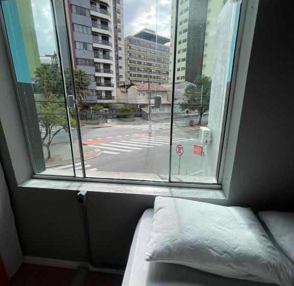 Esquina 8 Suítes Confort & Hostel