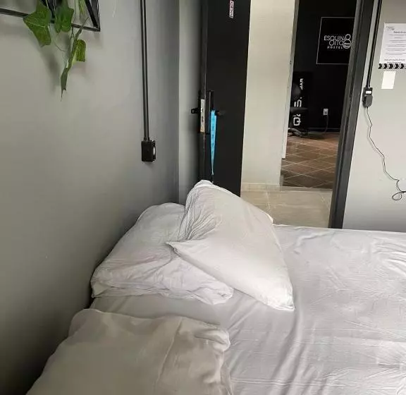 Esquina 8 Suítes Confort & Hostel