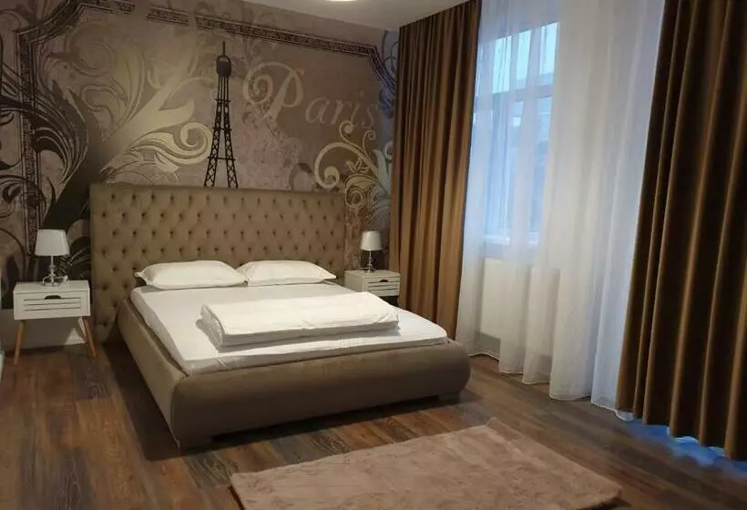 هتل Aristocrat Central