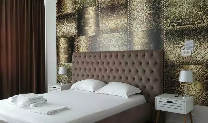 هتل Aristocrat Central