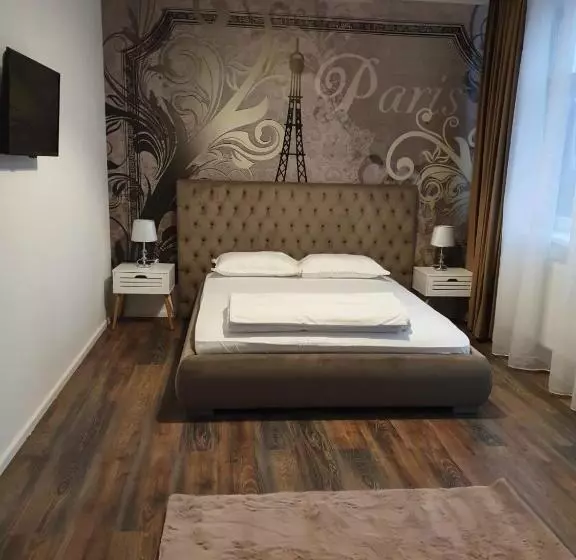 هتل Aristocrat Central