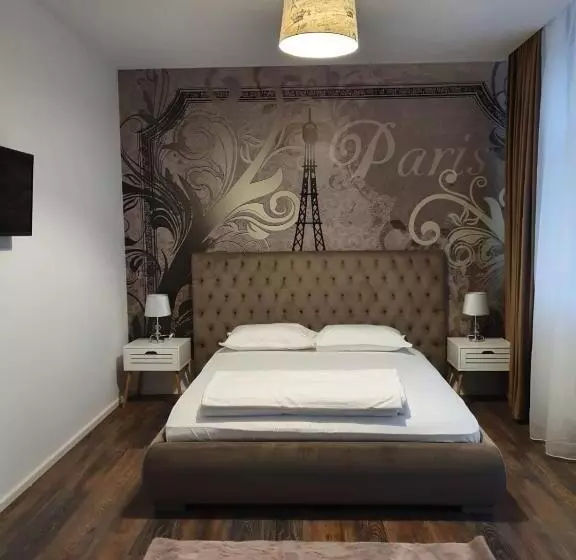 هتل Aristocrat Central
