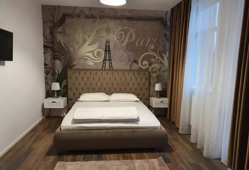 هتل Aristocrat Central