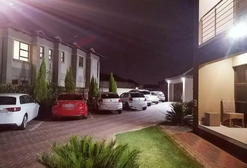 Majatalo Hwh Guesthouse Middelburg