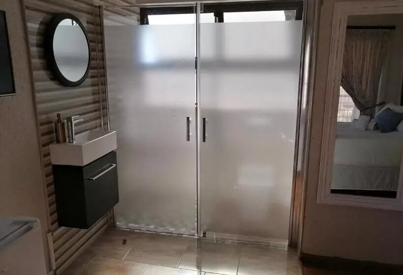 Majatalo Hwh Guesthouse Middelburg