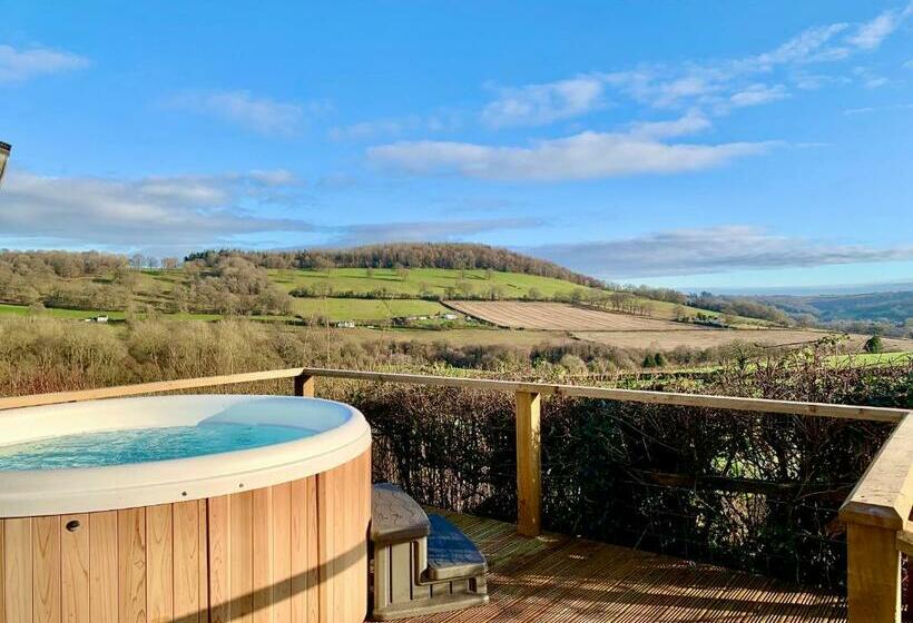 پانسیون The Stables