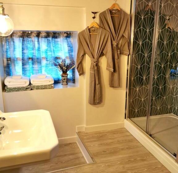 پانسیون The Stables