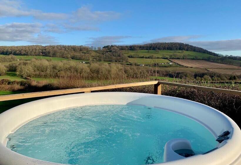 پانسیون The Stables