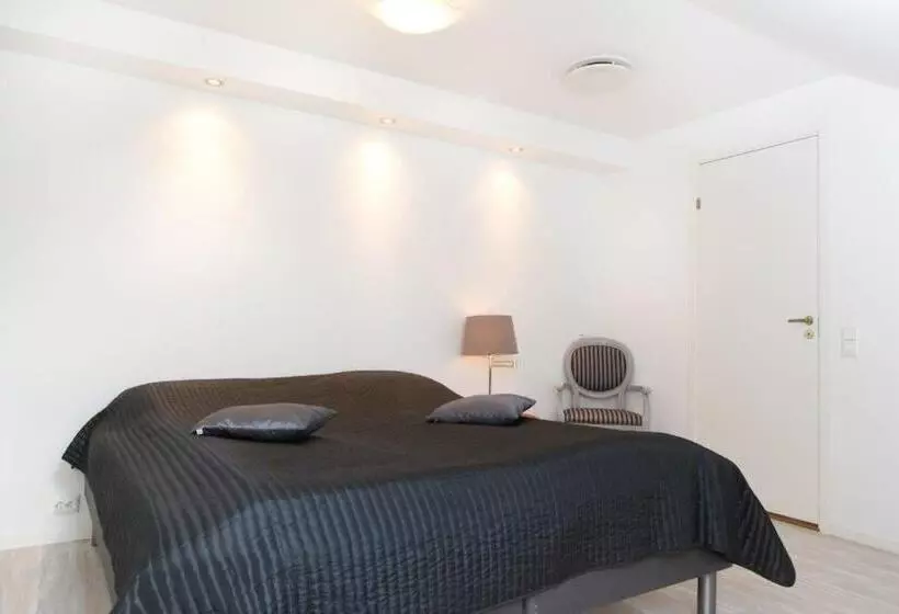 Отель Aalesund Airport