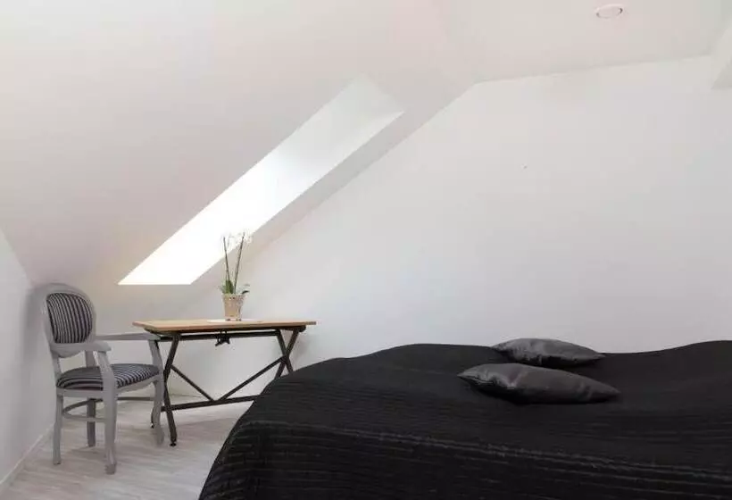 Отель Aalesund Airport