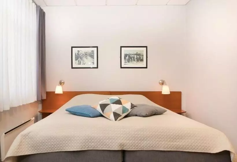 Отель Aalesund Airport