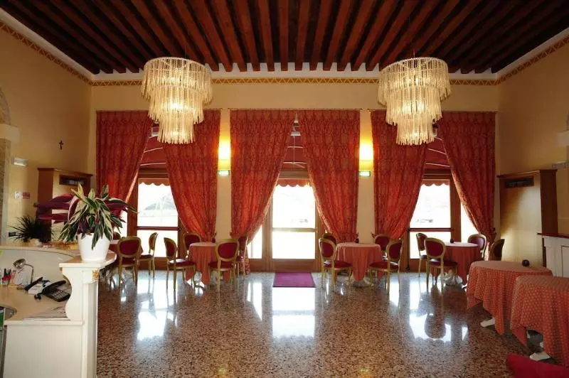 Hotel Albergo Antica Corte Marchesini