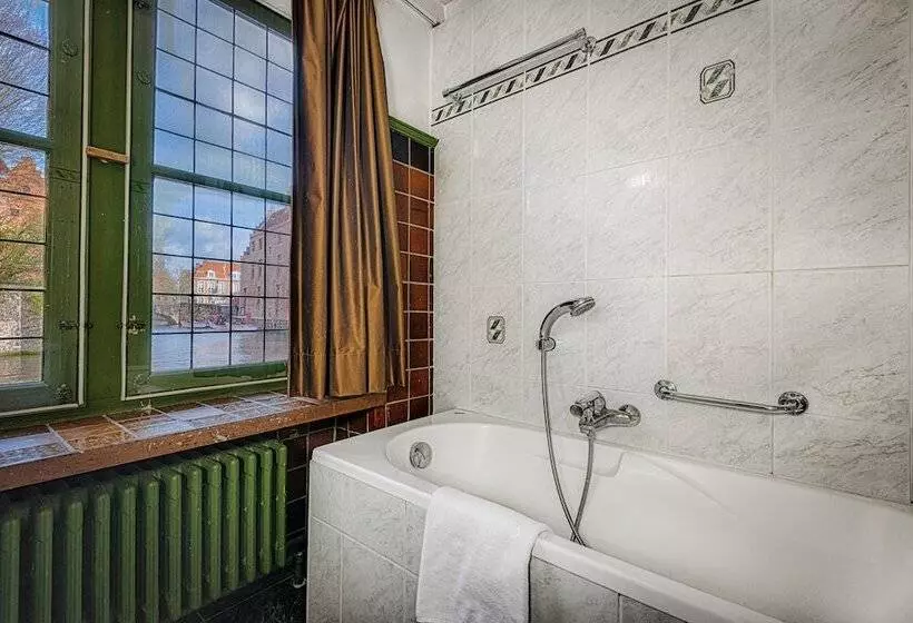 Отель Bourgoensch Hof