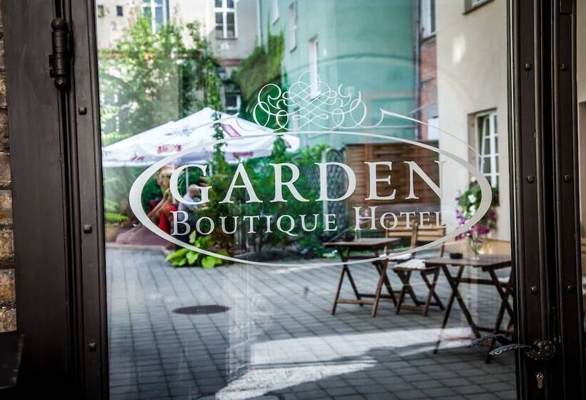 בית מלון כפרי Garden Boutique Residence