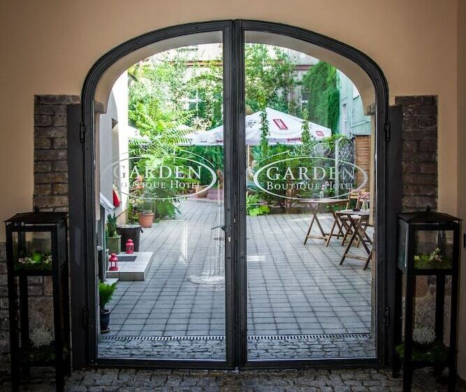 בית מלון כפרי Garden Boutique Residence