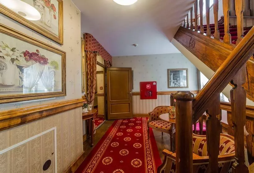 בית מלון כפרי Garden Boutique Residence