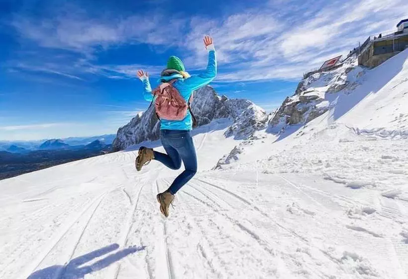 ホテル Gutshof Wolfgangsee Resort & Event